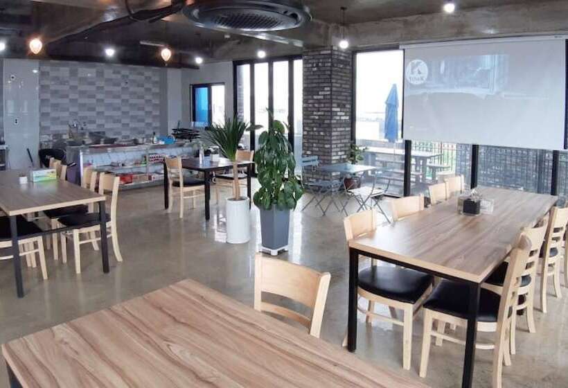 Jeju Woljeong Hill Pension