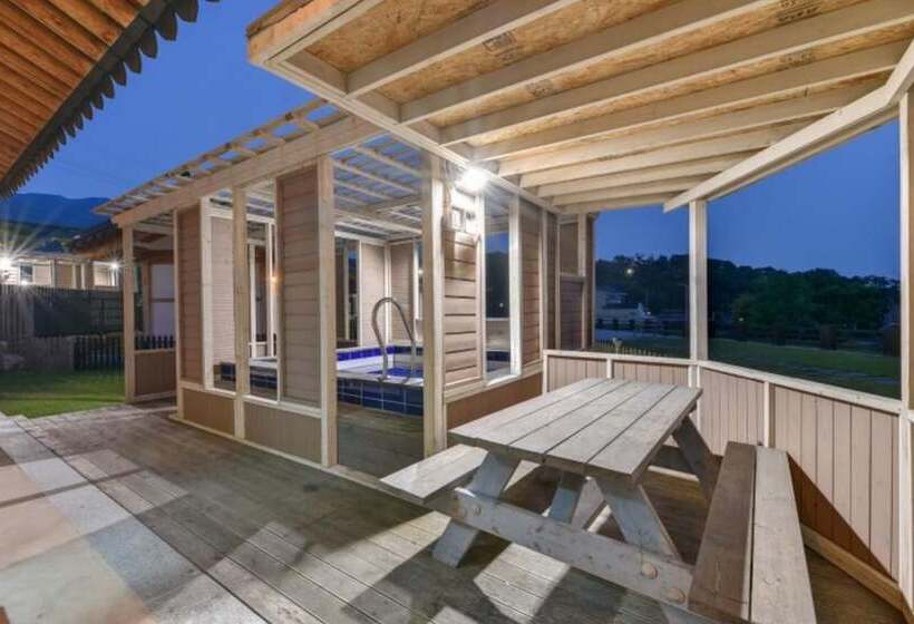 Pensiune Gyeongju Onmaru Hanok Pool Villa