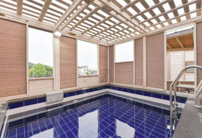 Pensiune Gyeongju Onmaru Hanok Pool Villa