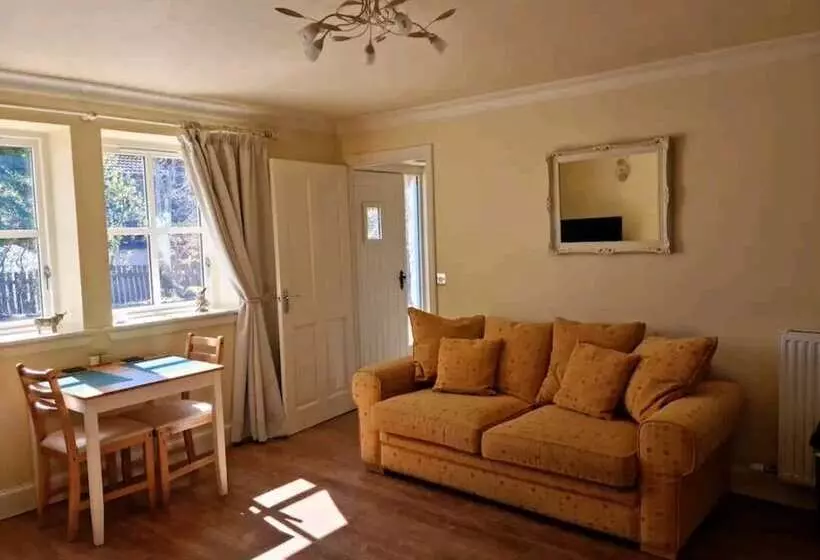 Residenssi Millstone Cottage Archiestown