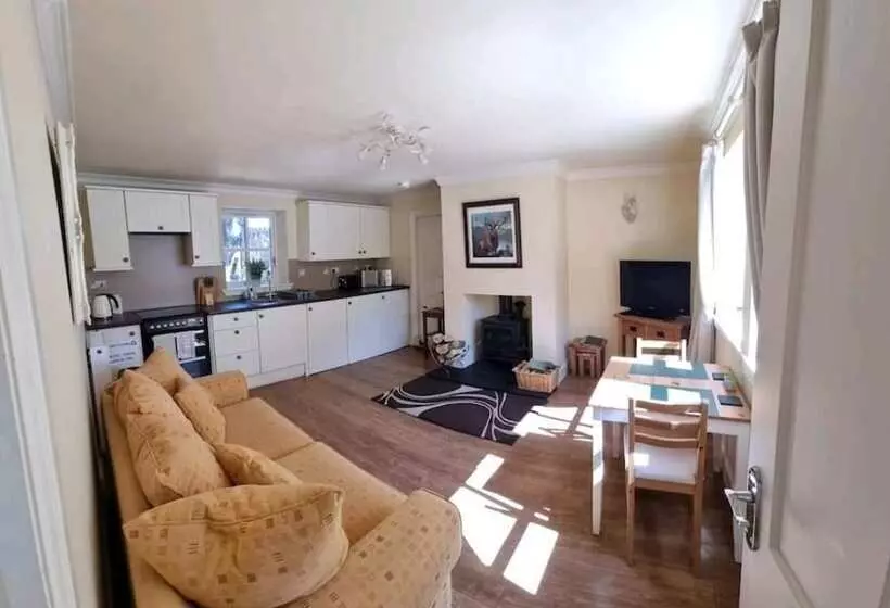 Residenssi Millstone Cottage Archiestown