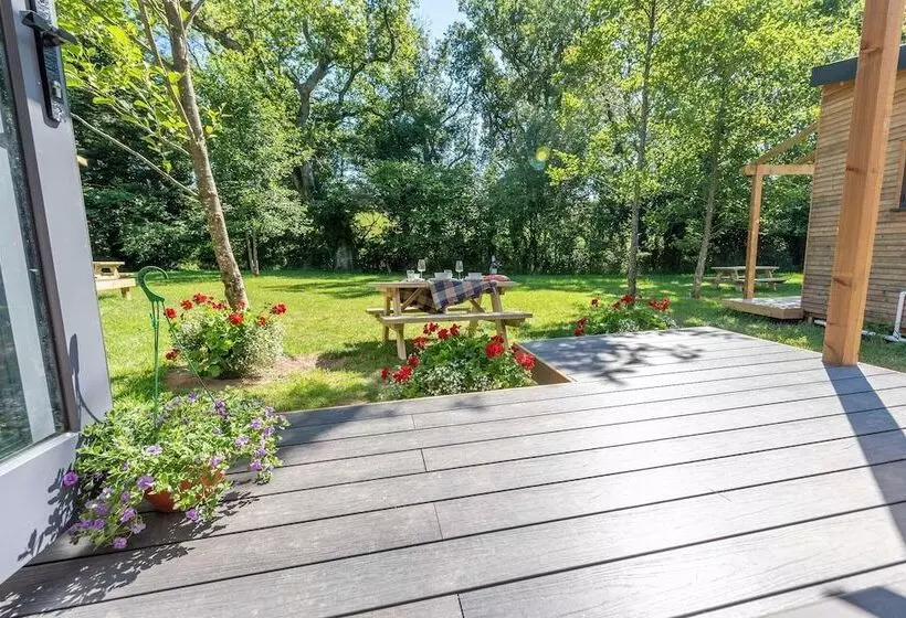 Sunset Cabins At The Oaks Woodland Retreat