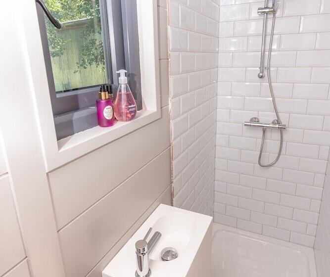 Sunset Cabins At The Oaks Woodland Retreat