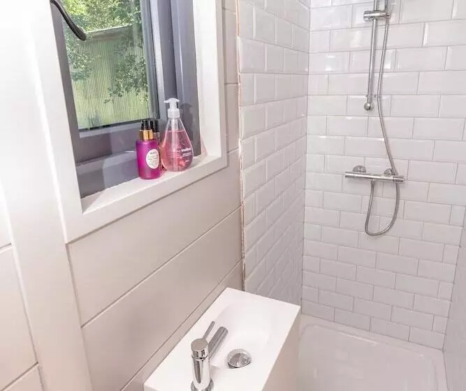 Sunset Cabins At The Oaks Woodland Retreat