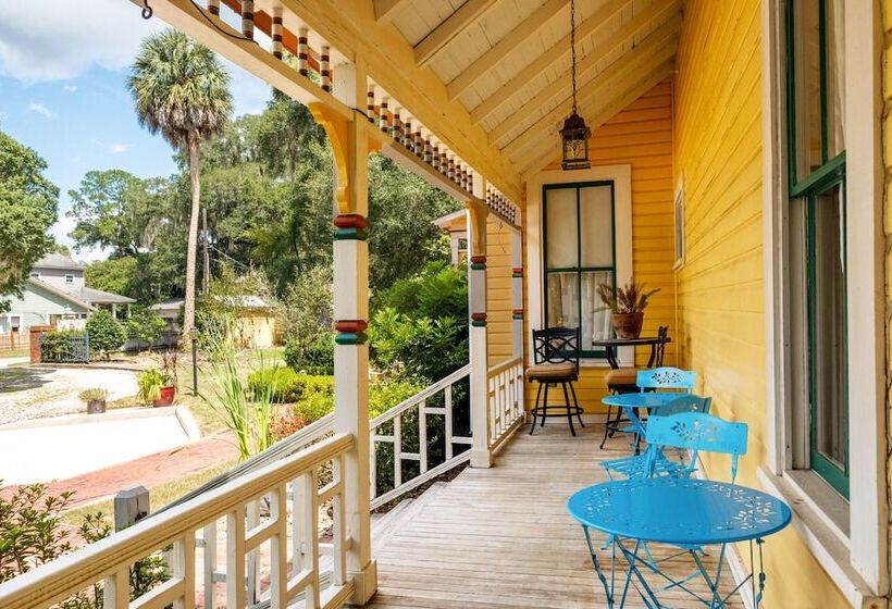 The Laurel Oak Inn Bed And Breakfast