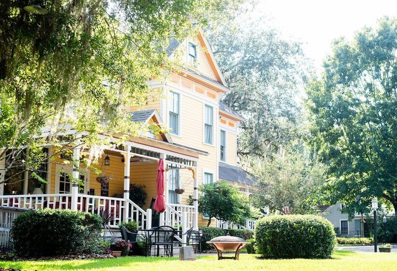 The Laurel Oak Inn Bed And Breakfast