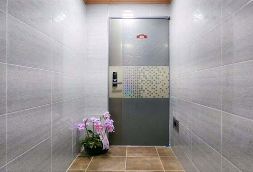 Tongyeong Se An Residence Pension