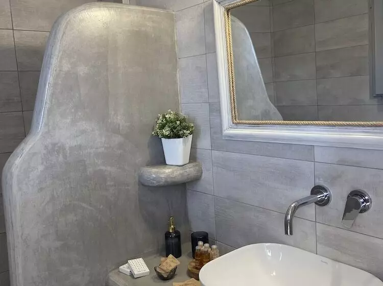 Aeron Suites