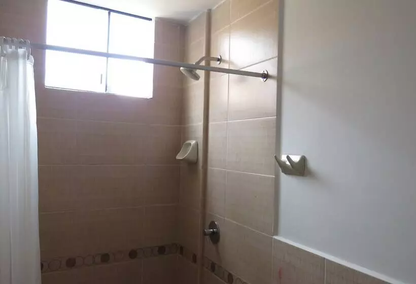 هاستل Hostal Posada Real