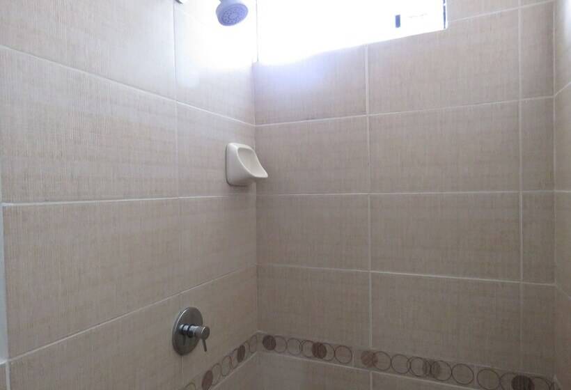 هاستل Hostal Posada Real