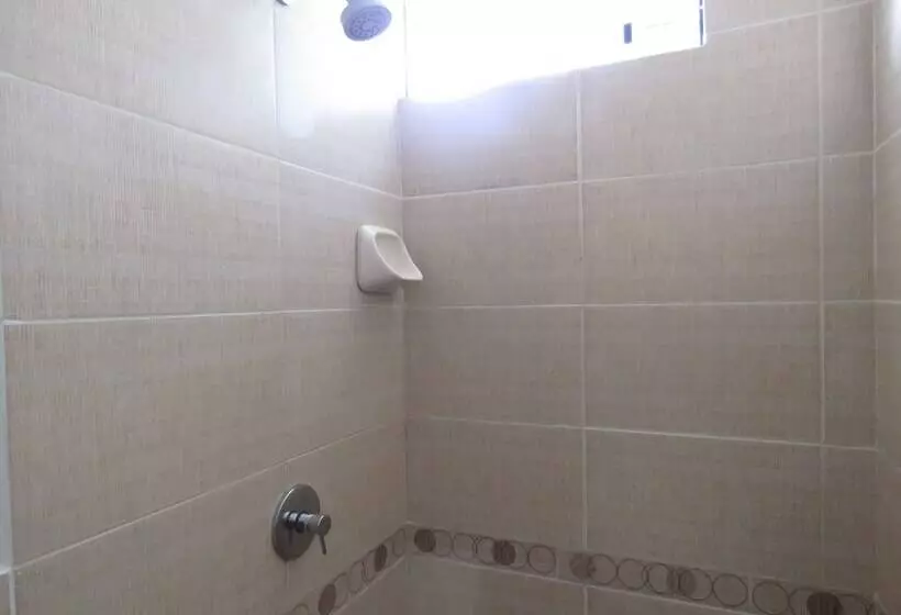 هاستل Hostal Posada Real