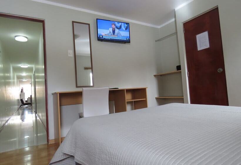 هاستل Hostal Posada Real