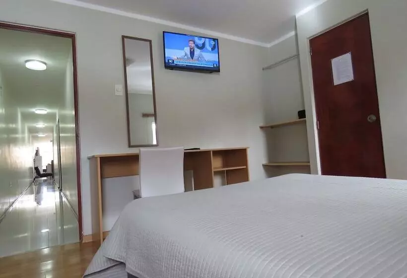 هاستل Hostal Posada Real