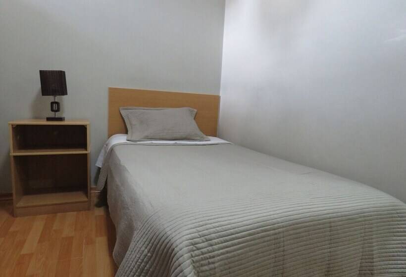 هاستل Hostal Posada Real