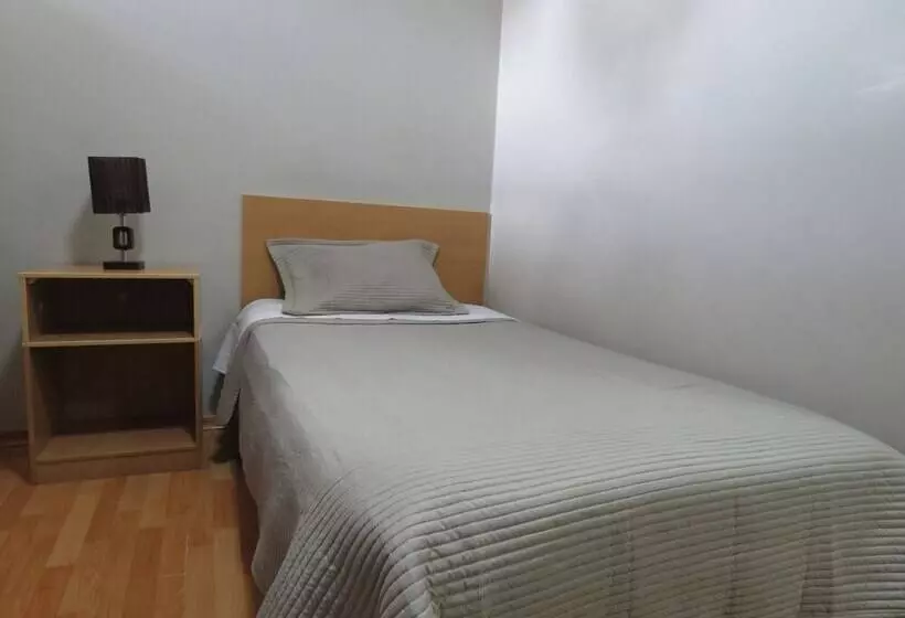 هاستل Hostal Posada Real