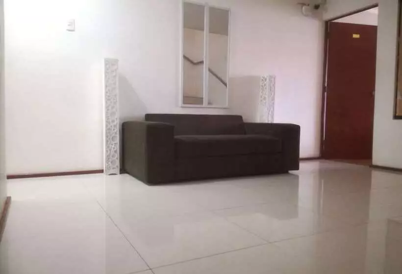 هاستل Hostal Posada Real