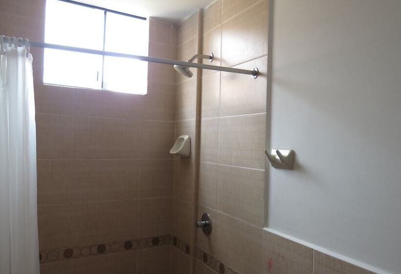 هاستل Hostal Posada Real