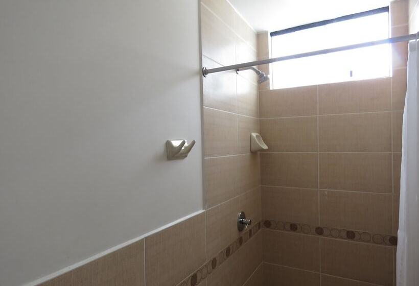 هاستل Hostal Posada Real