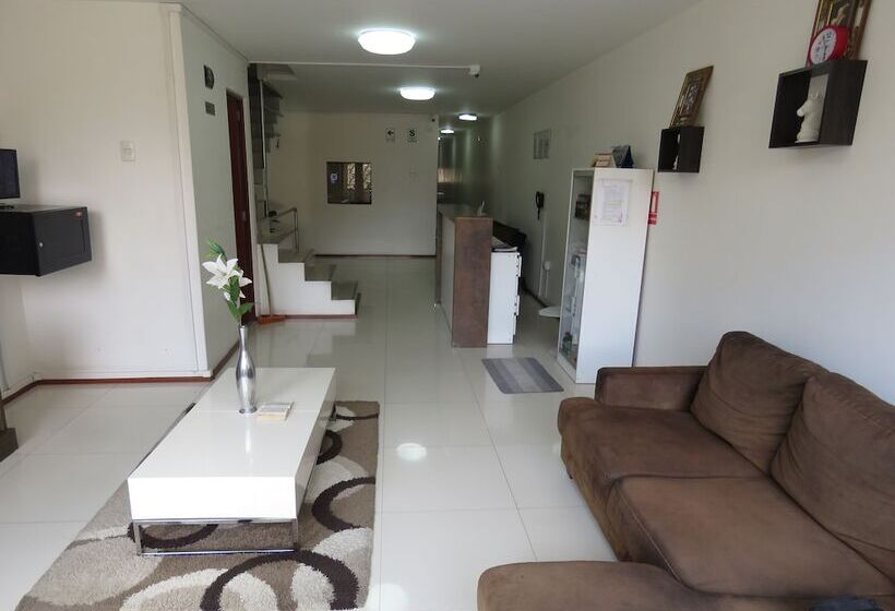 هاستل Hostal Posada Real