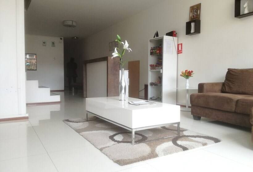 هاستل Hostal Posada Real