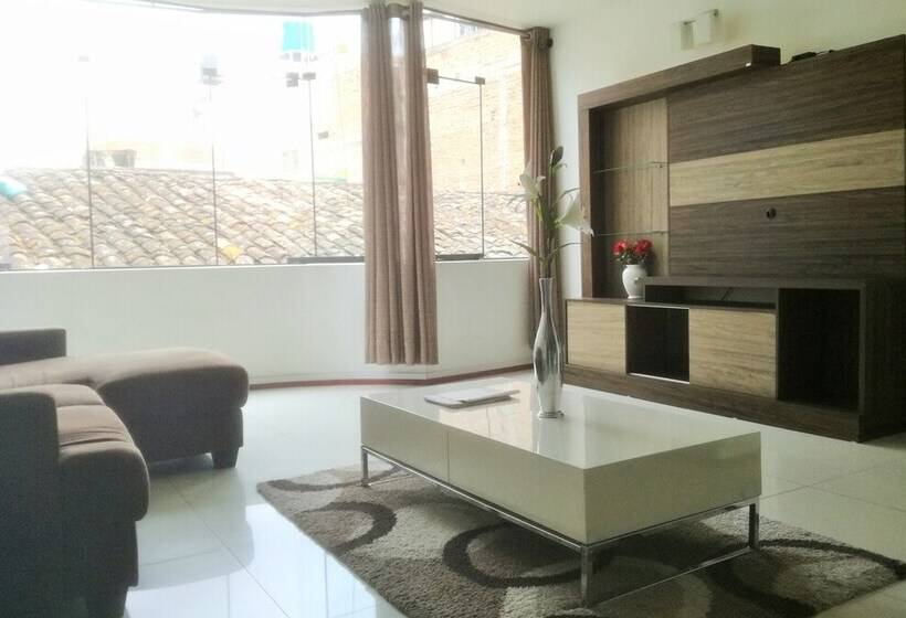 هاستل Hostal Posada Real