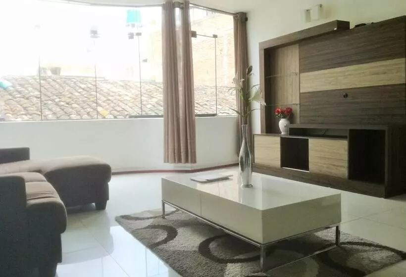 هاستل Hostal Posada Real