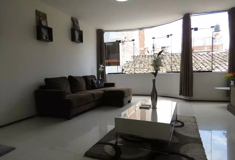 هاستل Hostal Posada Real