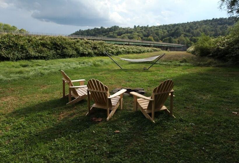 צימר Nine River Road