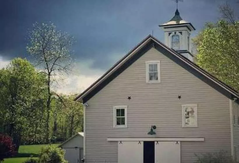 Aamiaismajoitus (B&B) Raritan Inn