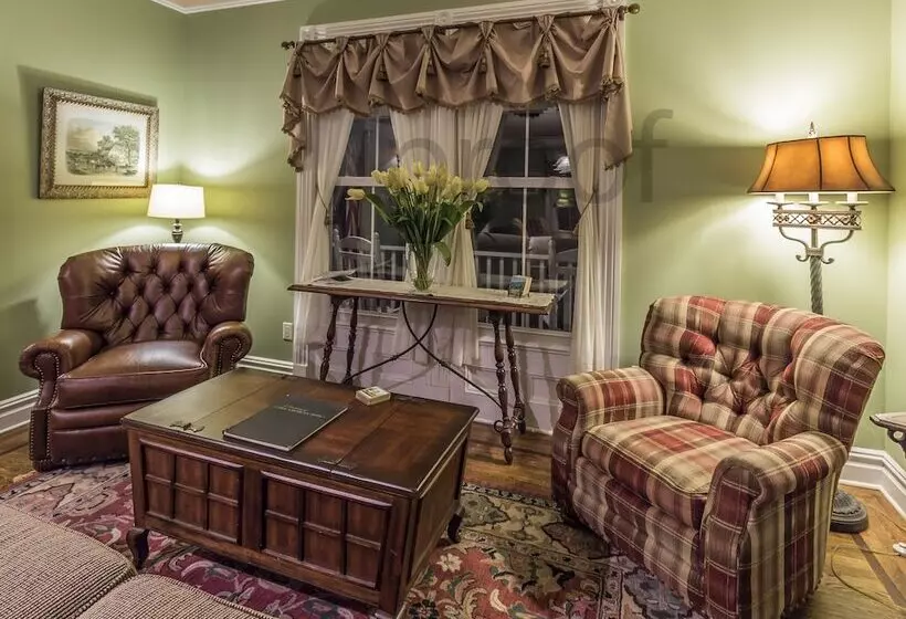 Aamiaismajoitus (B&B) Raritan Inn