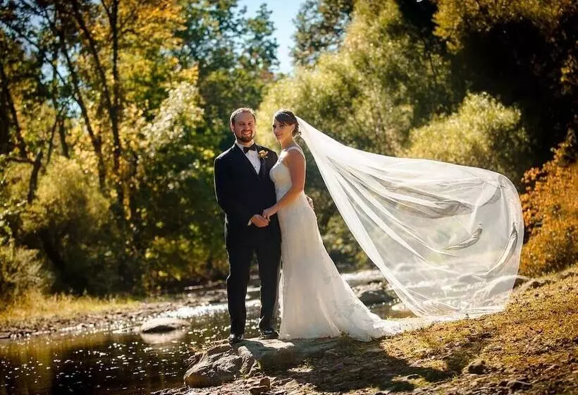 Aamiaismajoitus (B&B) Raritan Inn