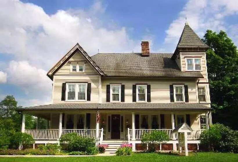 Aamiaismajoitus (B&B) Raritan Inn