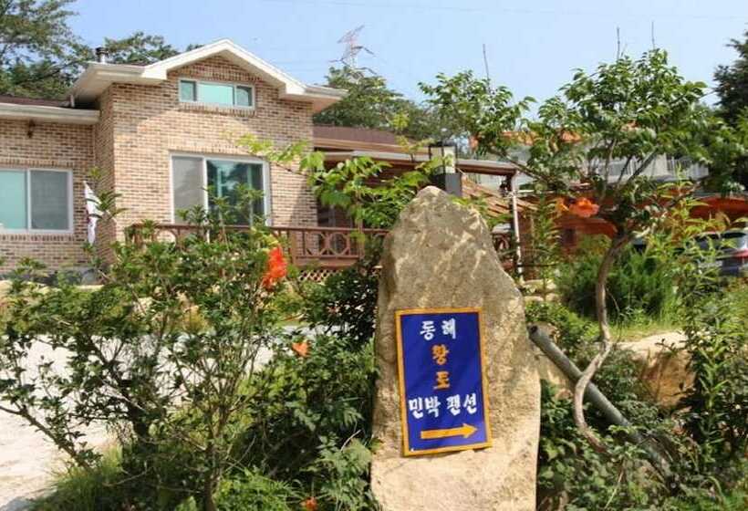 Donghae Red Clay Gueasthouse Pension