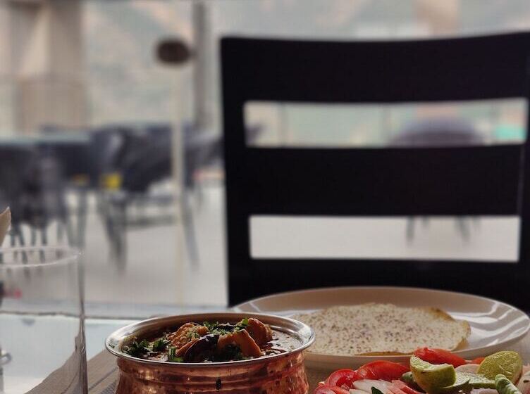 Aliza Inn And Suites By Srs Hotels