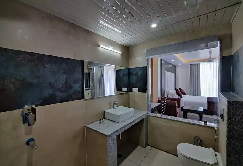 Aliza Inn And Suites By Srs Hotels