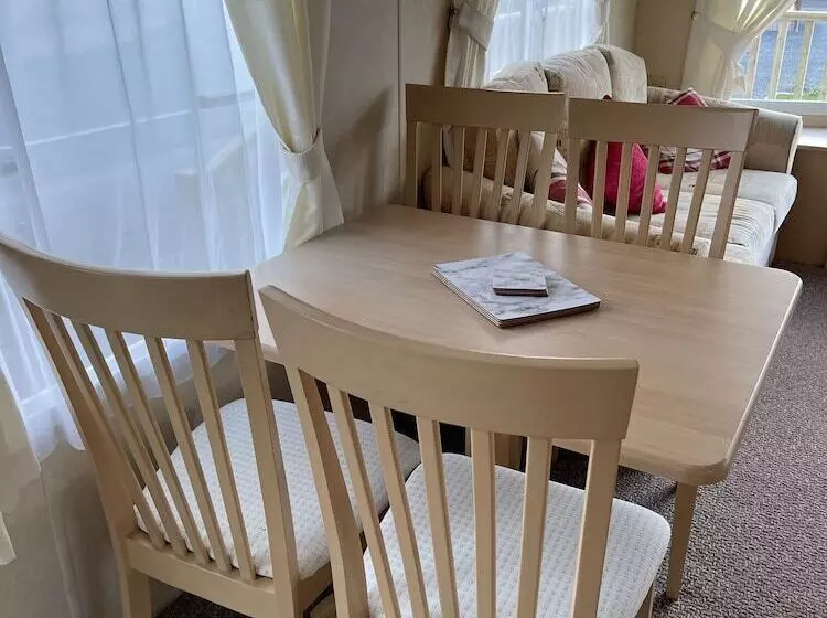 Hotelli Beautiful 2 Bed Static Caravan