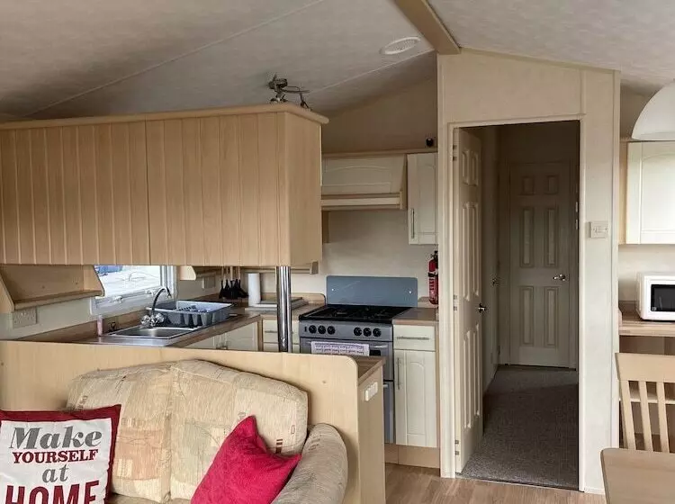 Hotelli Beautiful 2 Bed Static Caravan