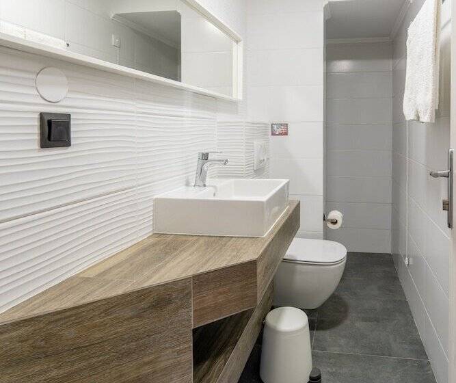 Отель Comfort Zefyros