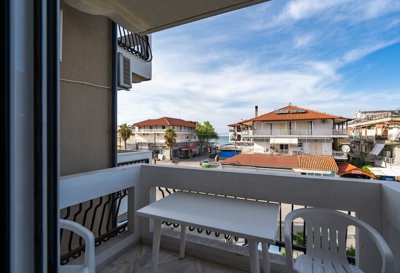 Отель Comfort Zefyros