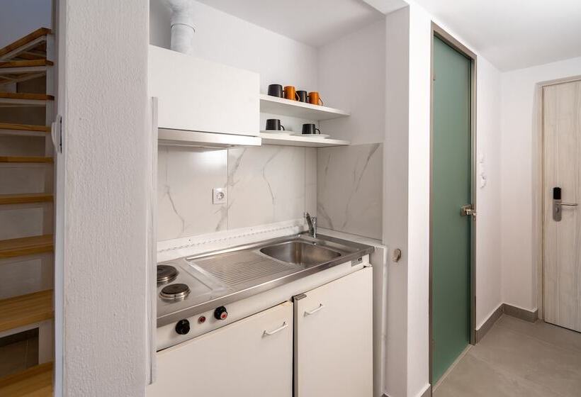 Отель Comfort Zefyros