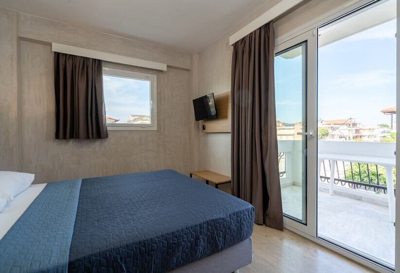 Отель Comfort Zefyros