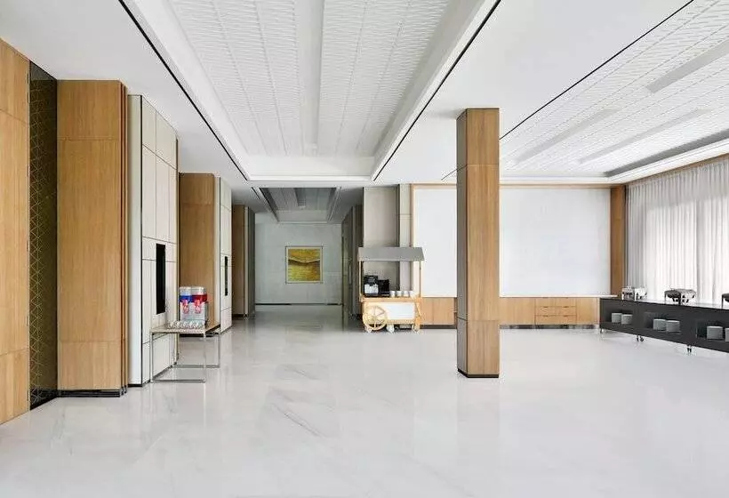 Hotelli Courtyard By Marriott Aravali Resort