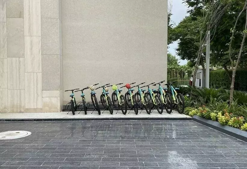 Hotelli Courtyard By Marriott Aravali Resort