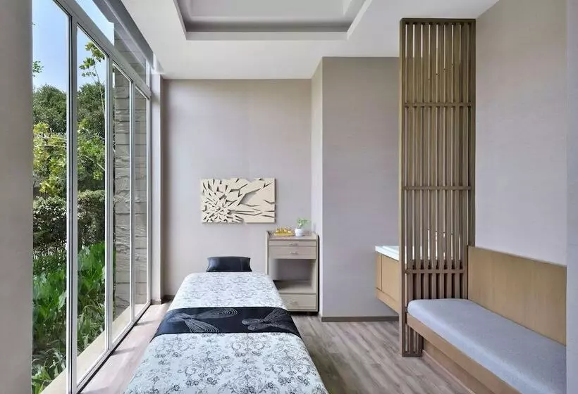 Hotelli Courtyard By Marriott Aravali Resort