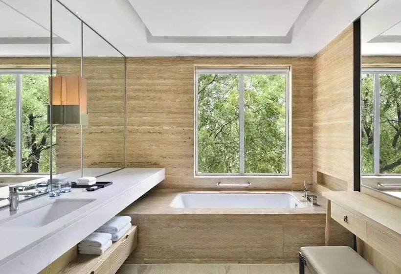 Hotelli Courtyard By Marriott Aravali Resort