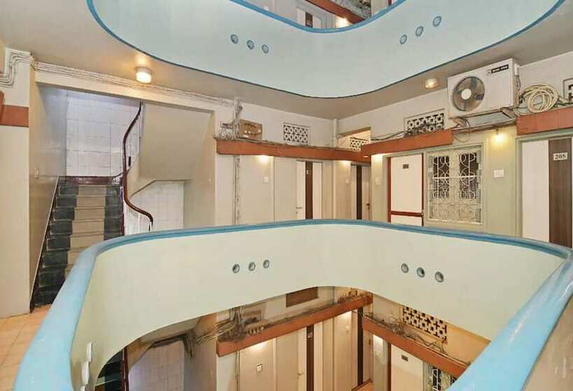 Hotel Goroomgo Pat Village Inn Indore