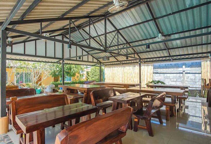 Отель Prayai Changthai Resort