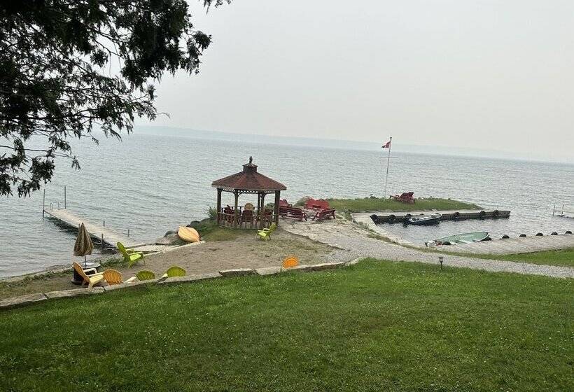 בית מלון כפרי Red Lodge Resort