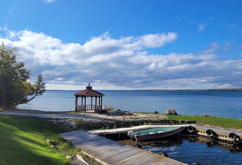 בית מלון כפרי Red Lodge Resort