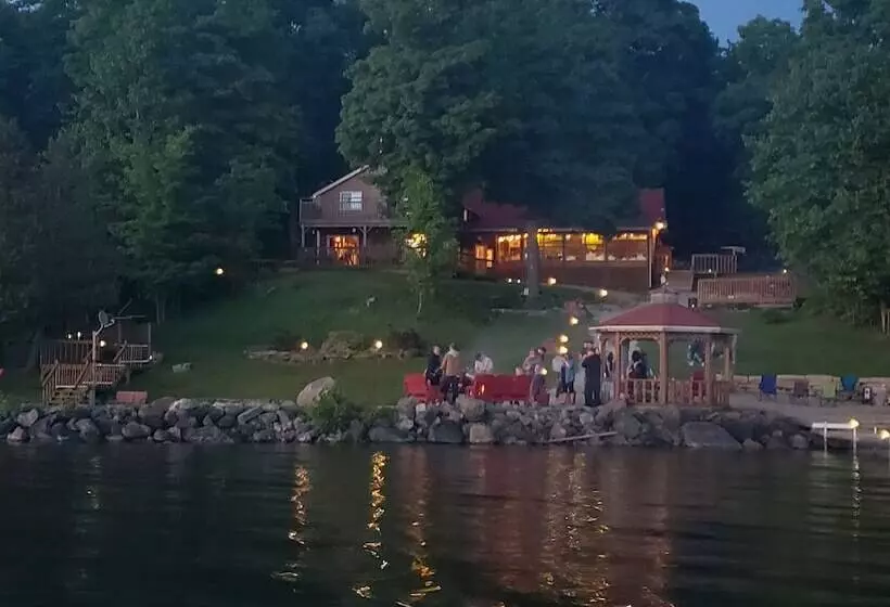 Hotelli Red Lodge Resort